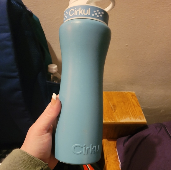 Limited Edition: 22oz. Cirkul Light Blue Bottle Drop - Picture 4 of 7